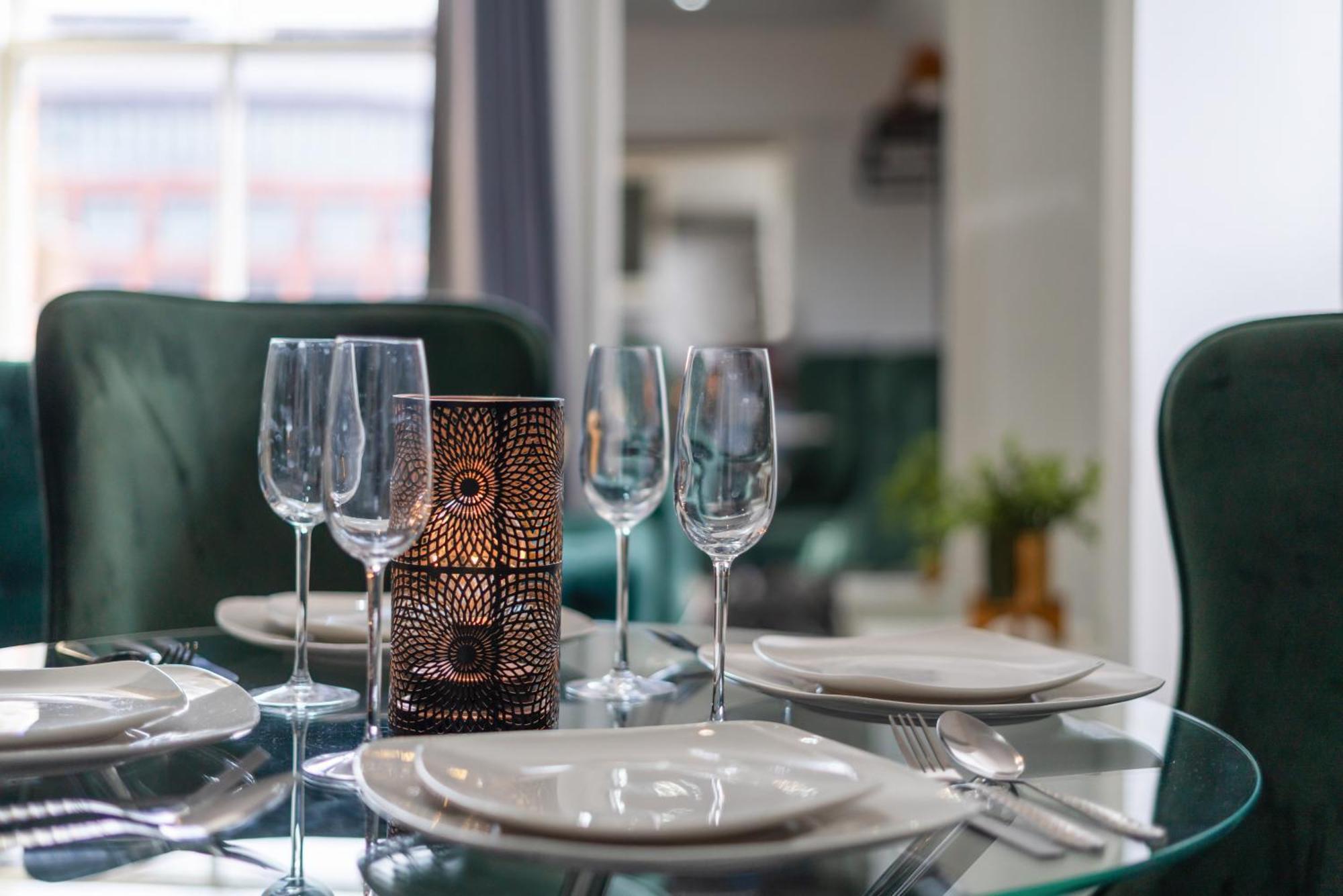 Luxurious On Oxford Street Apartment *