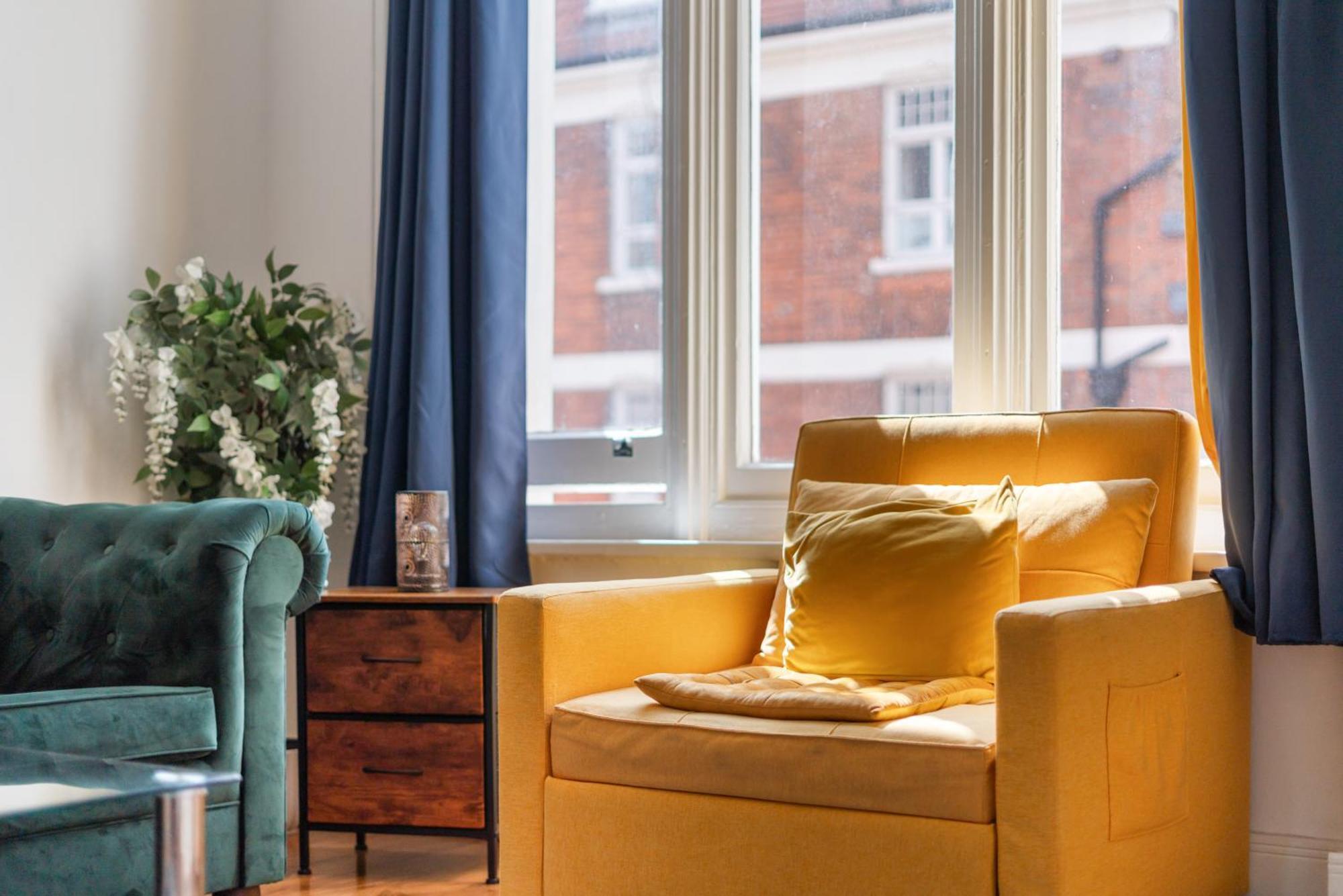 Luxurious On Oxford Street Apartment